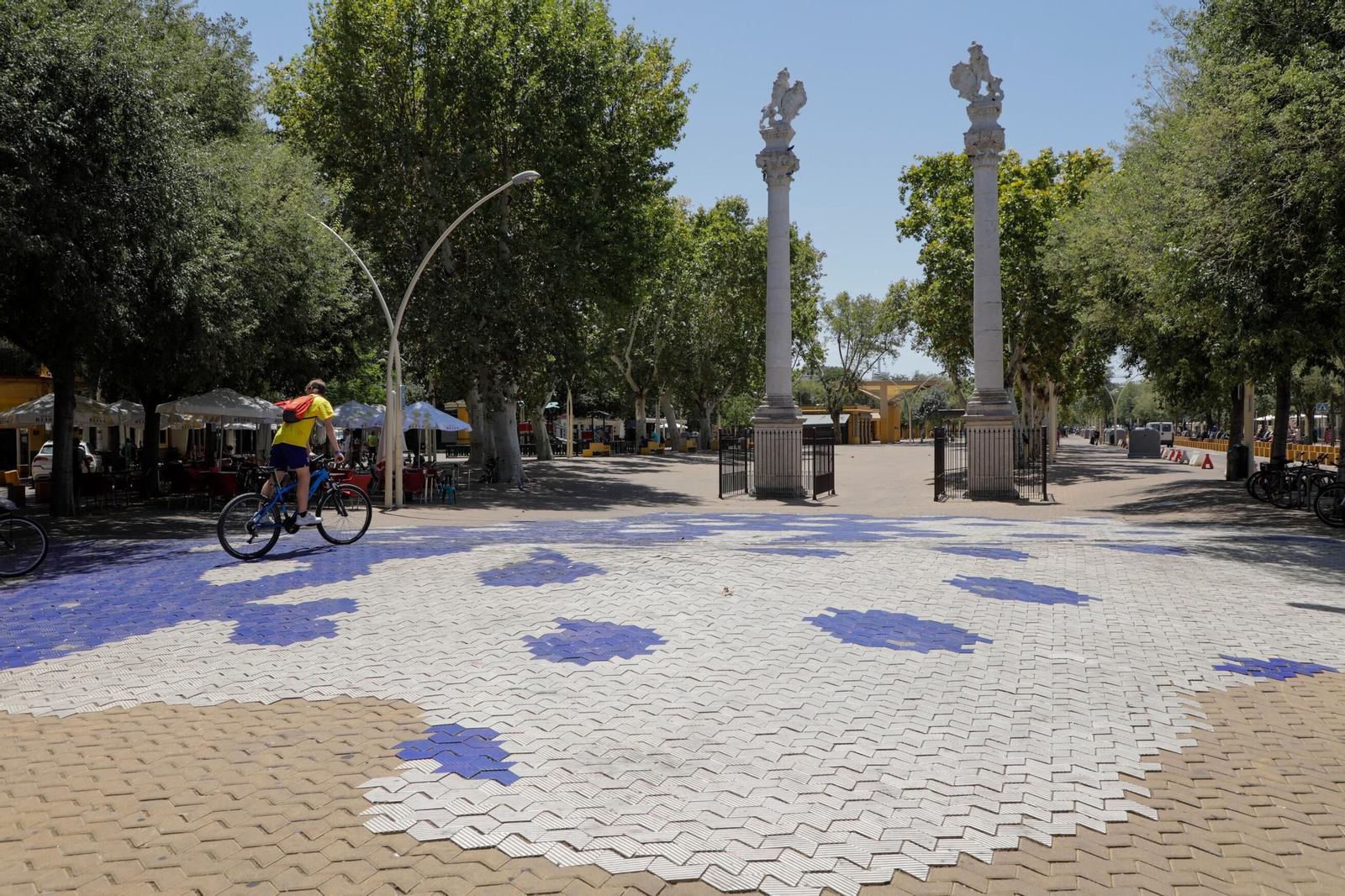 Las columnas que cierran la Alameda por el extremo sur.