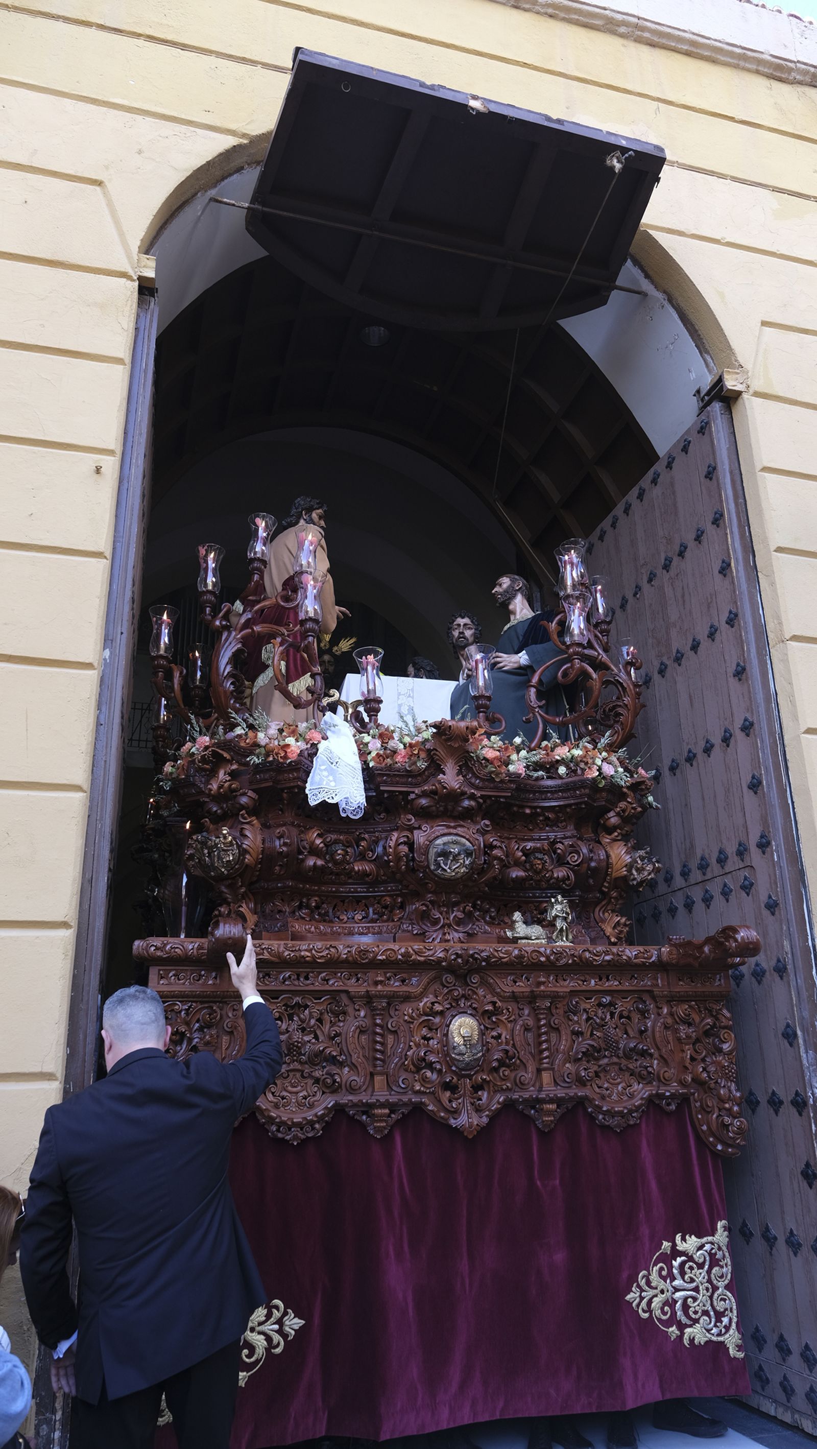 La procesión de la Santa Cena en Almería, en imágenes