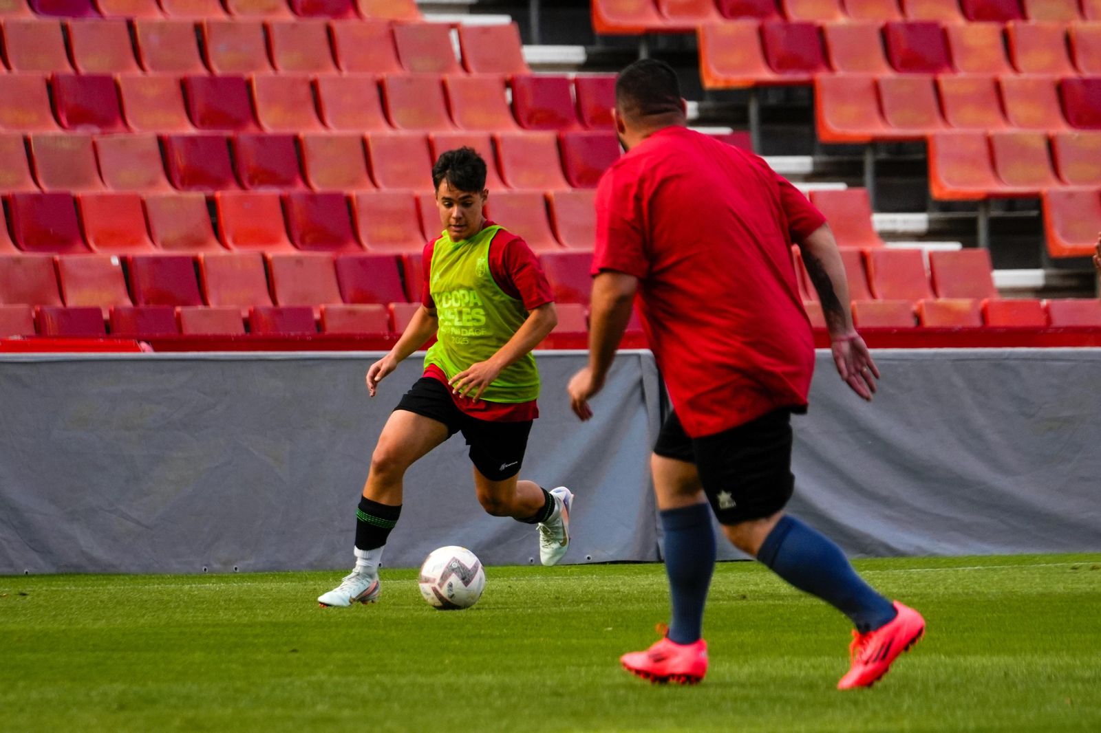 Un momento de uno de los partidos entre aficionados que formó parte de la iniciativa