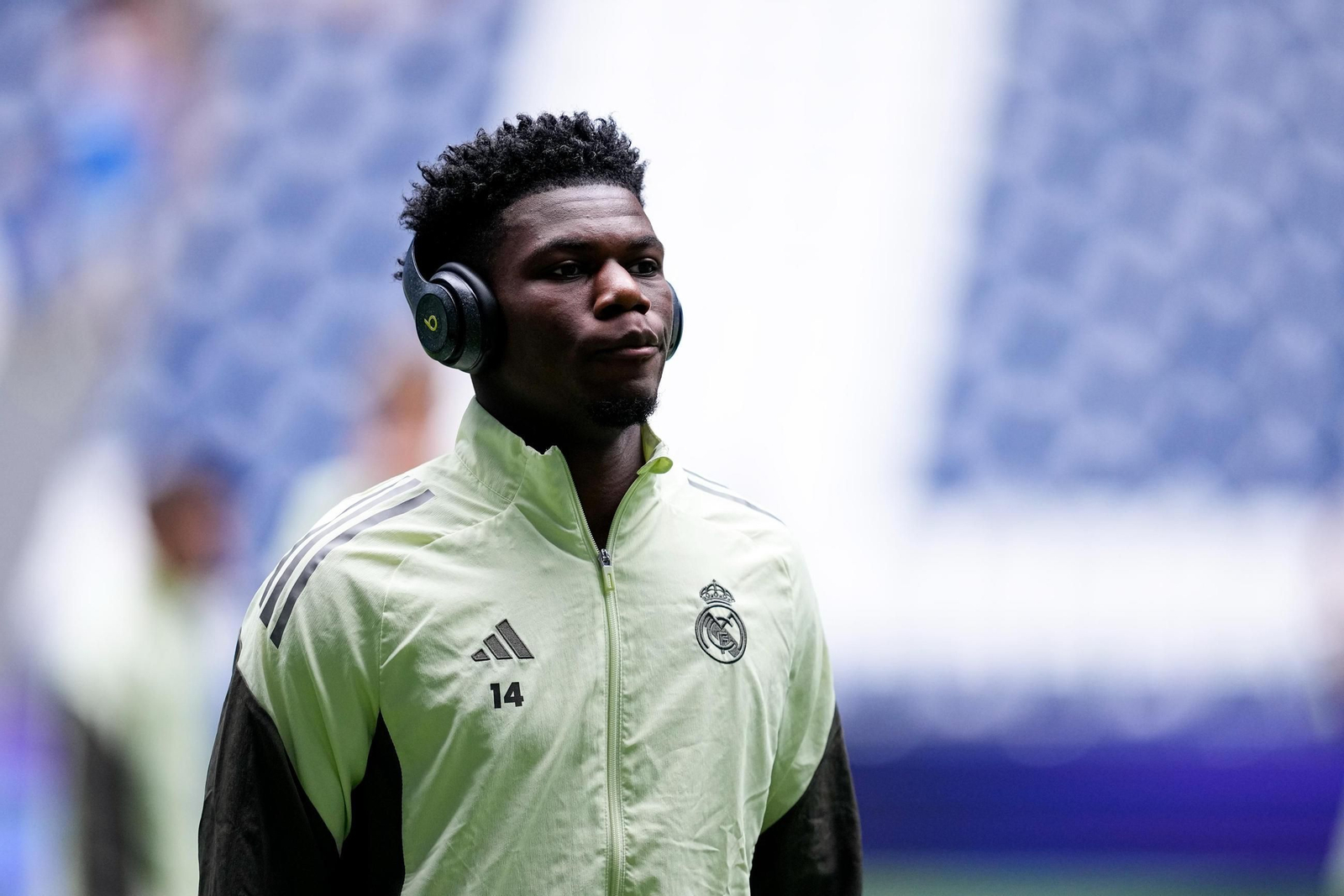 EuropaPress_6970336_Aurelien_Tchouameni_of_Real_Madrid_CF_looks_on_dur.jpg