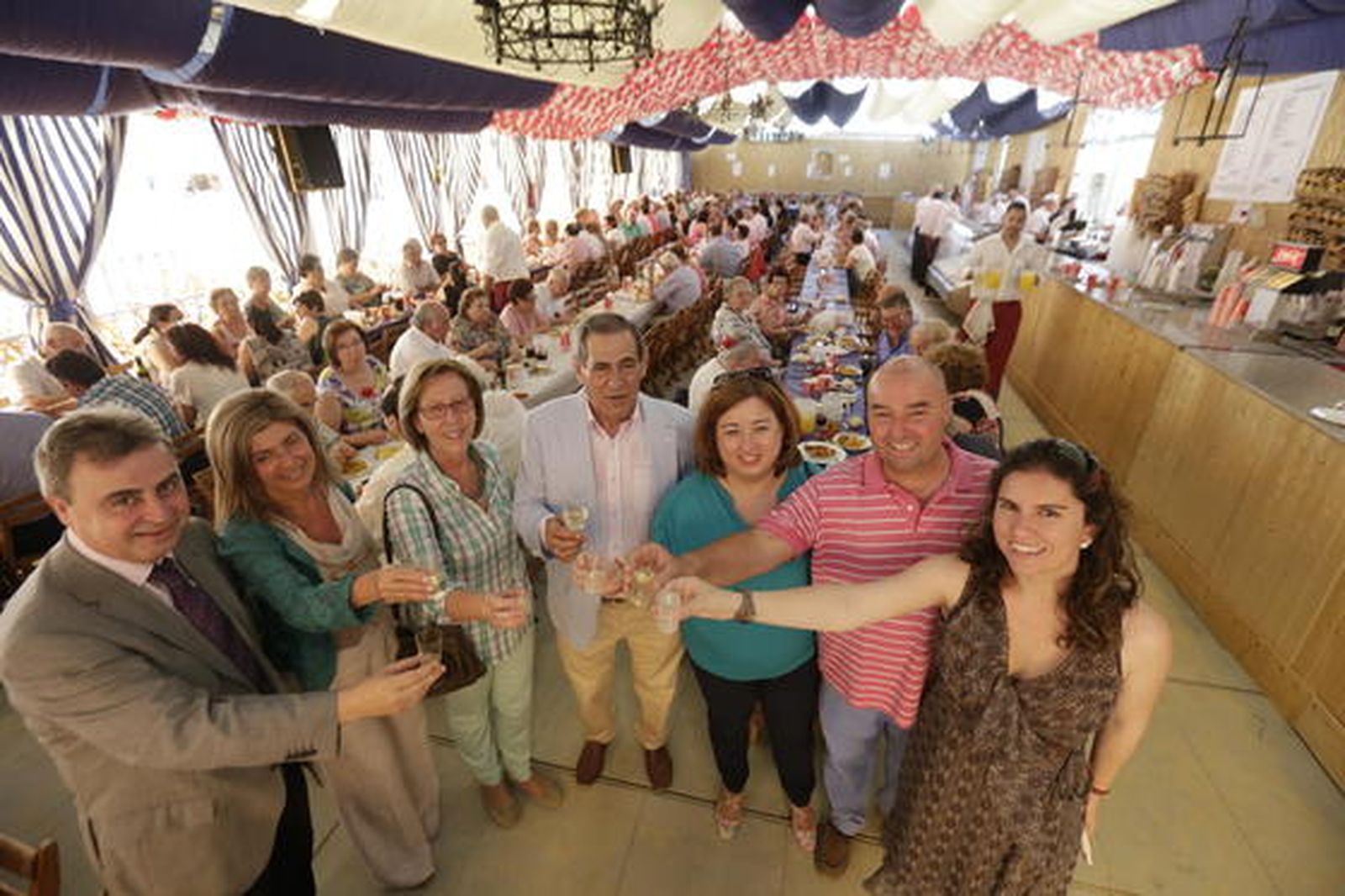 Brindis de parte del equipo de gobierno por la Feria de Jerez

Foto: Miguel Angel Gonzalez