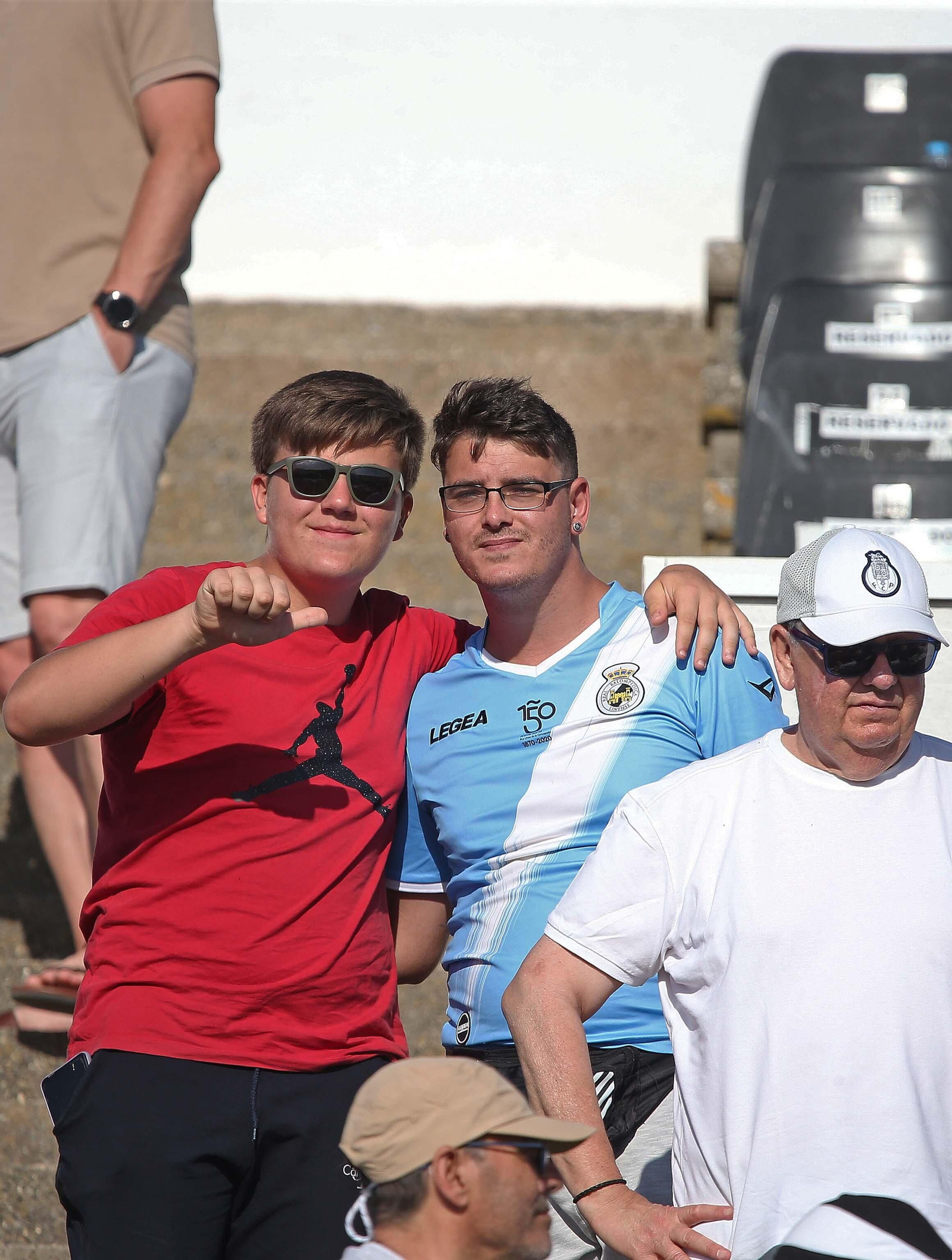 Fotos de la afición durante el Balona - Córdoba en el estadio municipal de La Línea