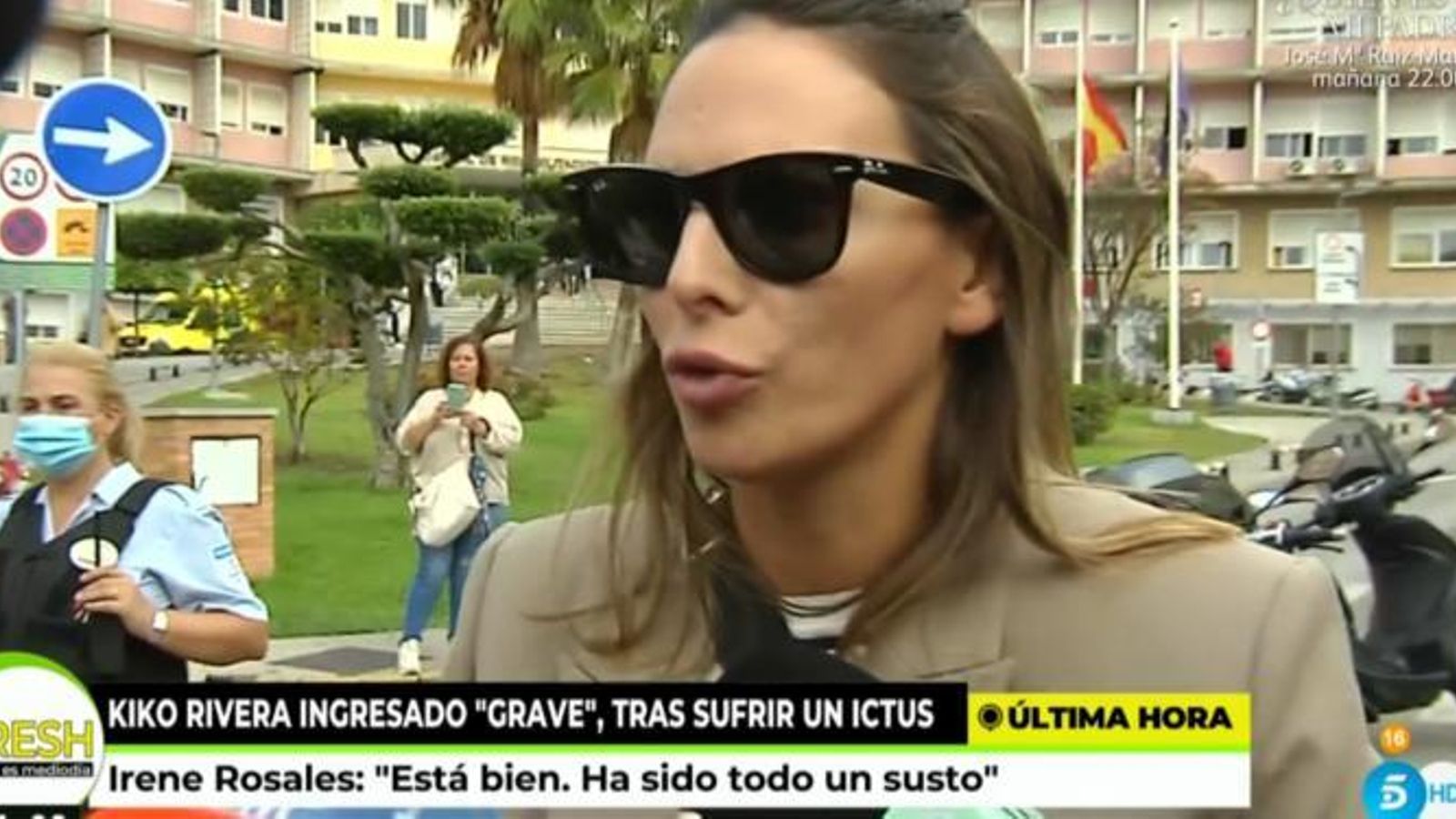 Irene Rosales atiende a los medios de comunicación