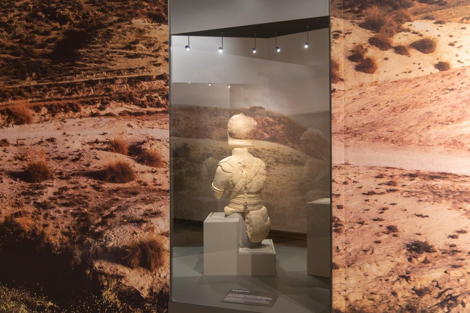 Exposición La Dama, el Príncipe, el Héroe y la Diosa, en el Museo Íbero