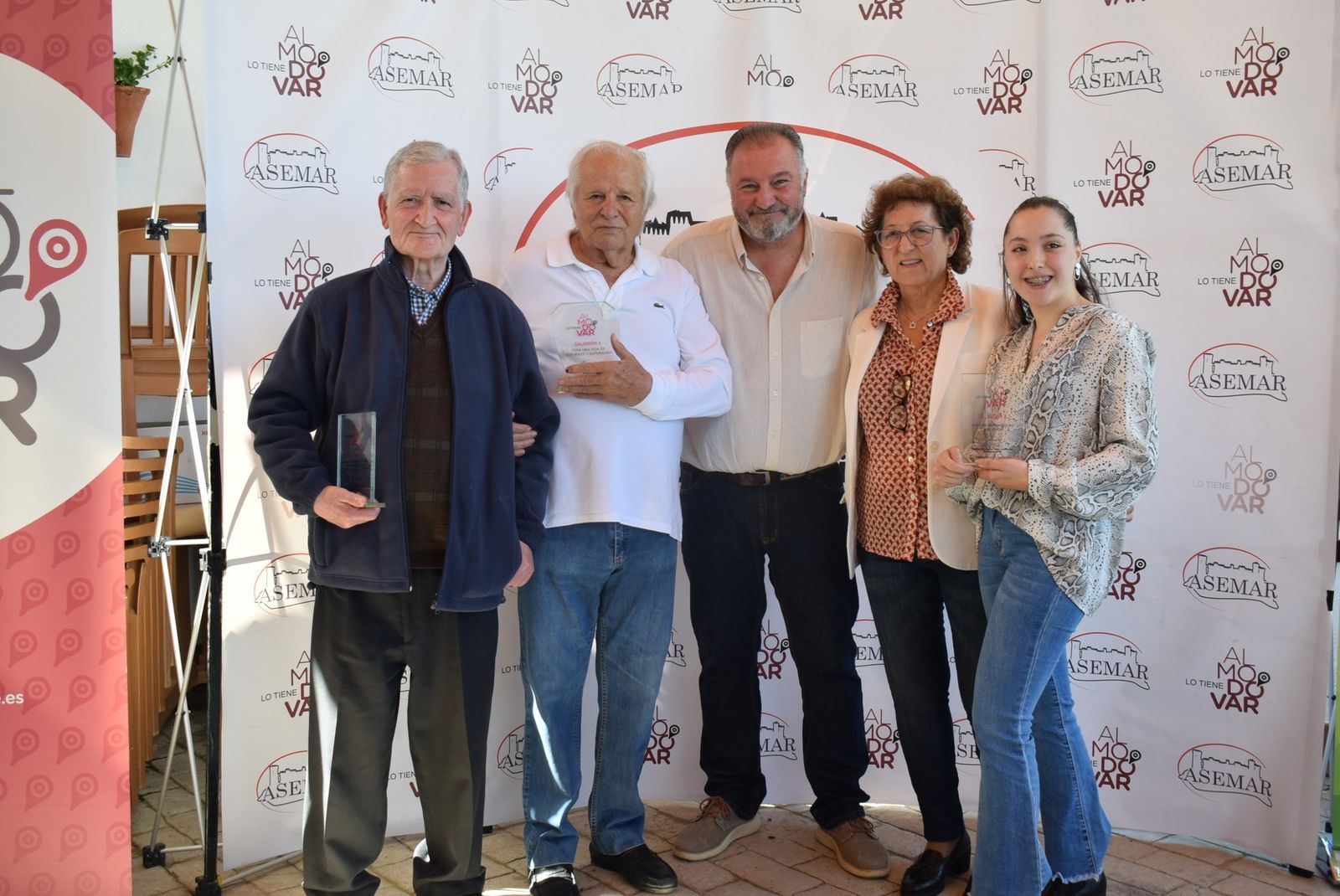 El Cordobés, premiado en Almodóvar del Río por 'toda una vida de esfuerzo', en imágenes