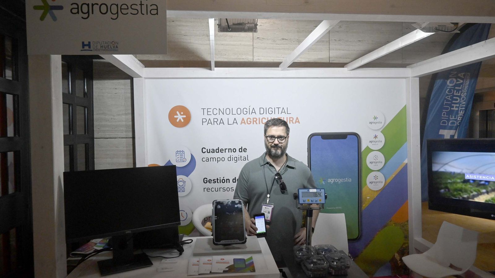 Los Stands participantes en el 8º Congreso Internacional de Frutos Rojos en Huelva