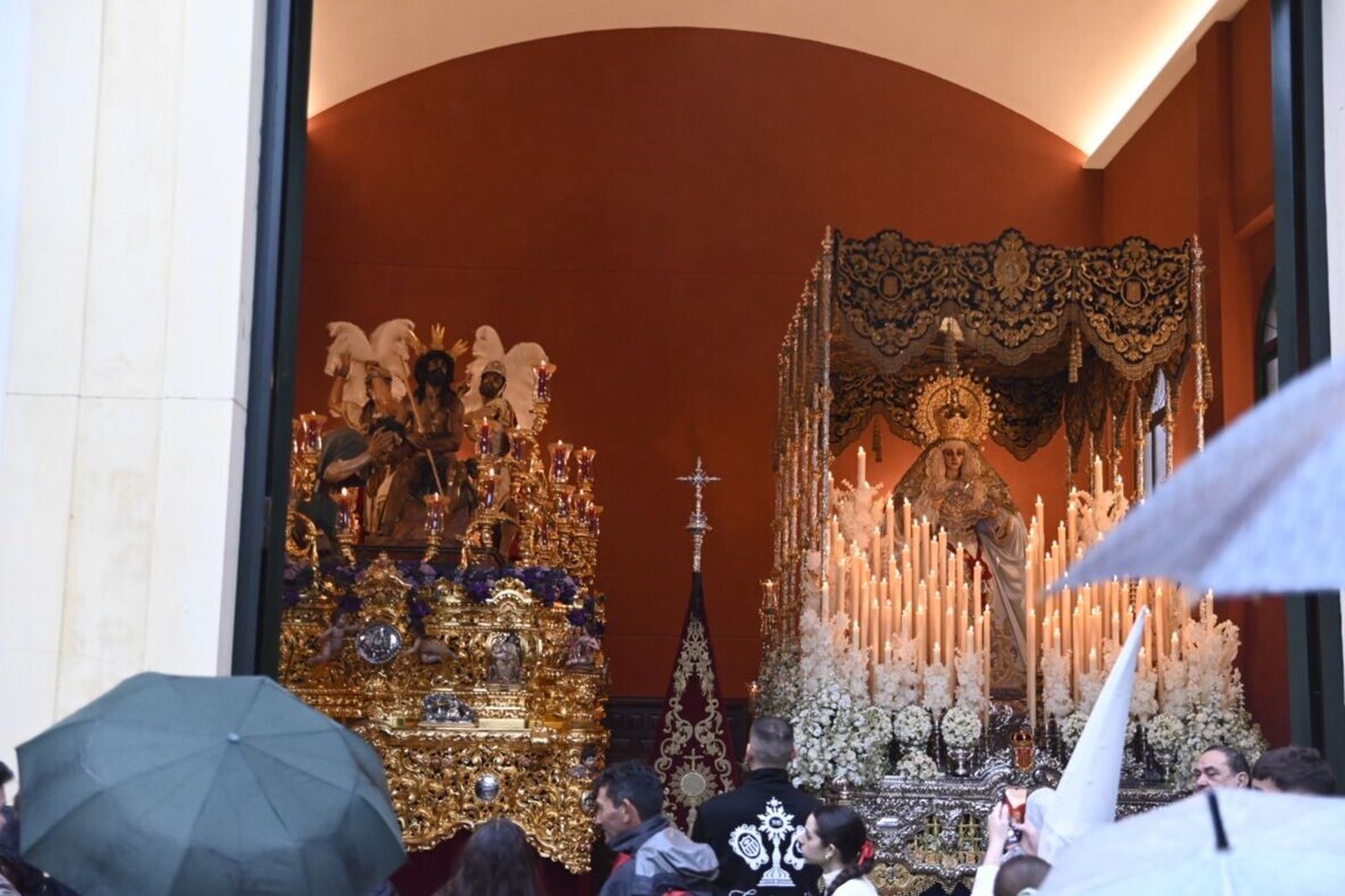 Intimidad en la Merced en este Lunes Santo de Córdoba, en imágenes