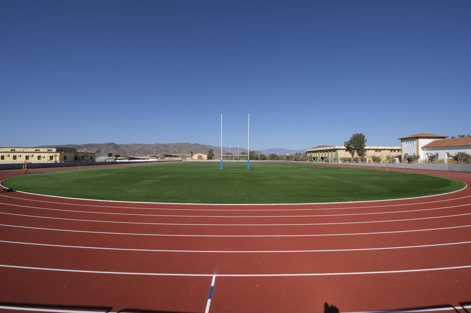 Fotogalería inauguración pista de atletismo y campo de rugby en la Base Militar Álvarez de Sotomayor