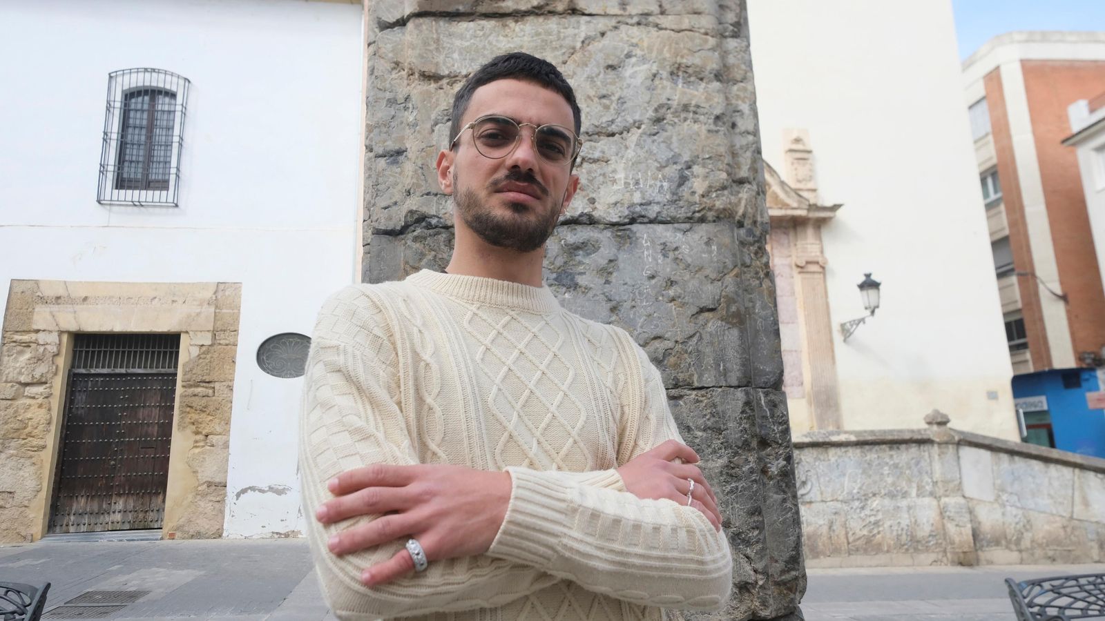 El joven diseñador de joyas Erardo Ruy.