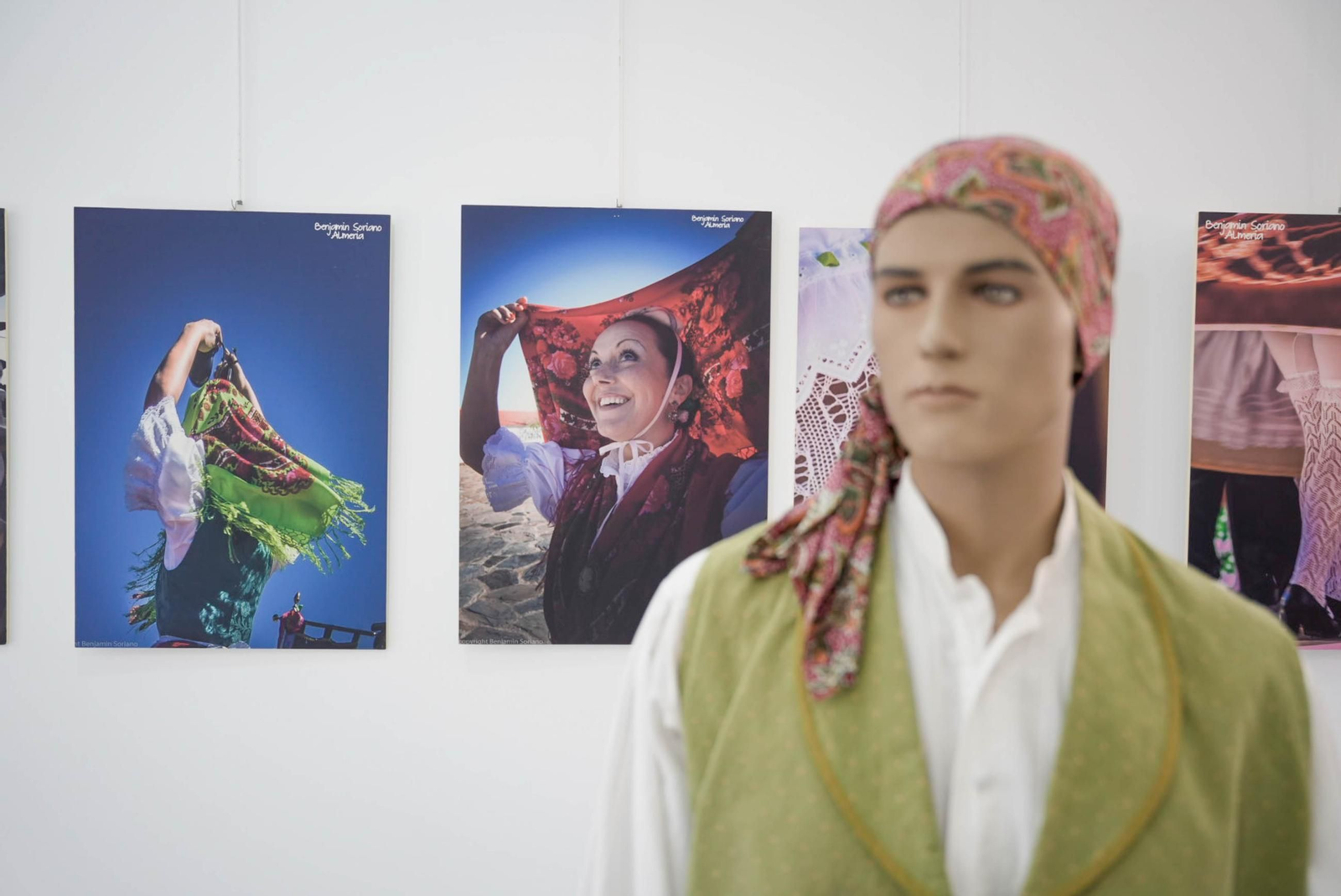 Las mejores imágenes de la exposición "Almería viste de historia su feria"