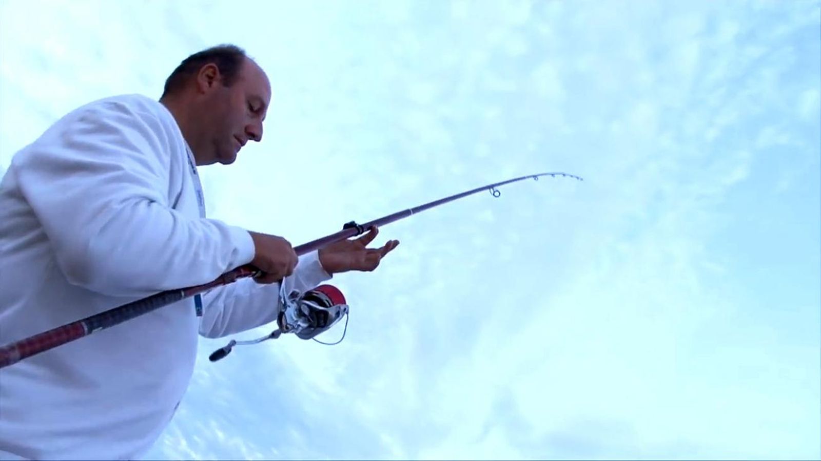 La paciencia es uno de los requisitos para la pesca a surfcasting