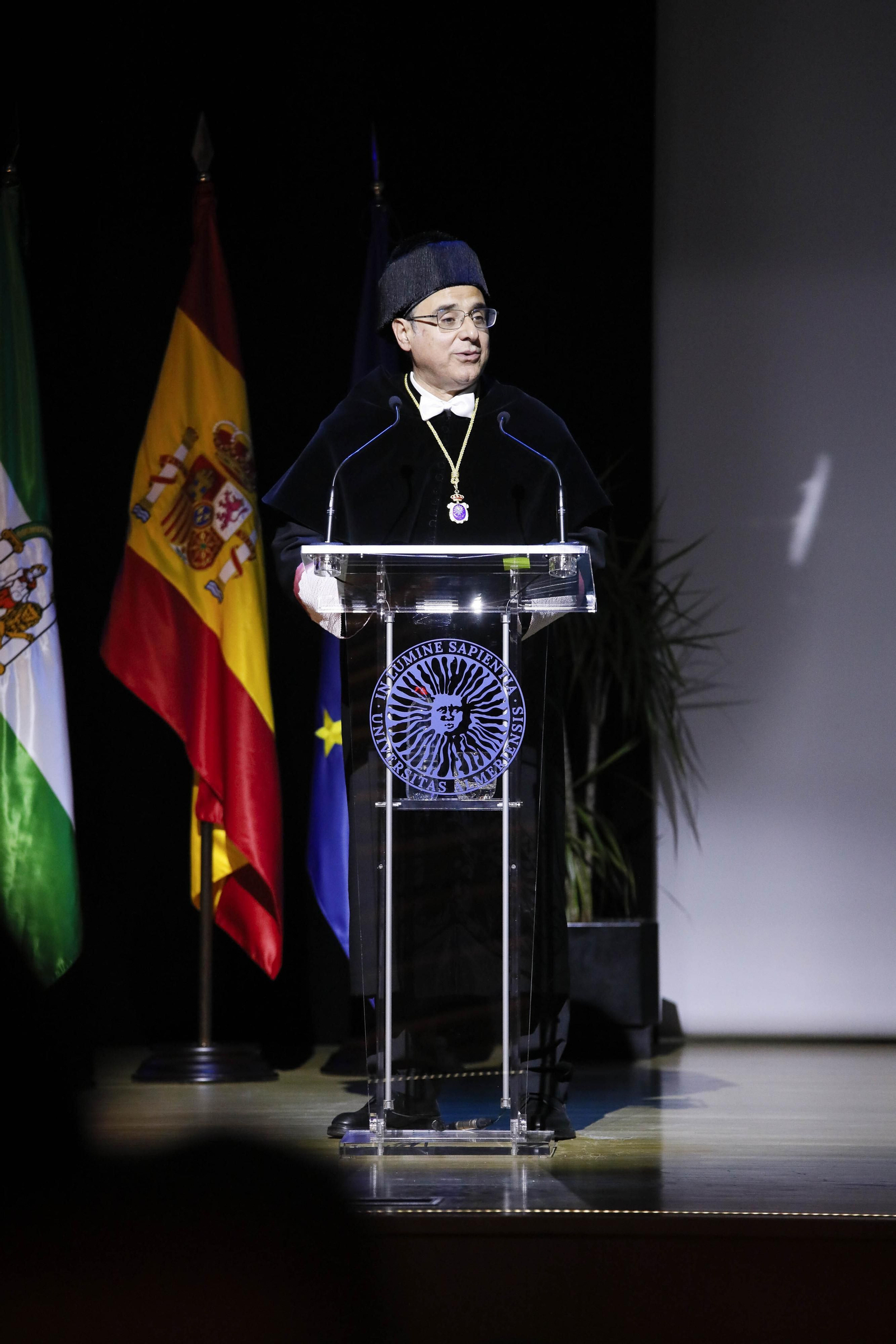 El doctor José María Peiró Silla es investido Doctor Honoris Causa por la UAL, en imágenes