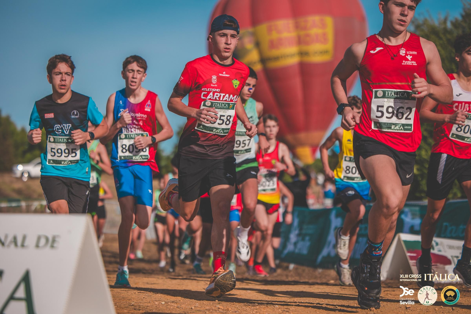 Búscate en las fotos del Cross de Itálica 2025 | 6