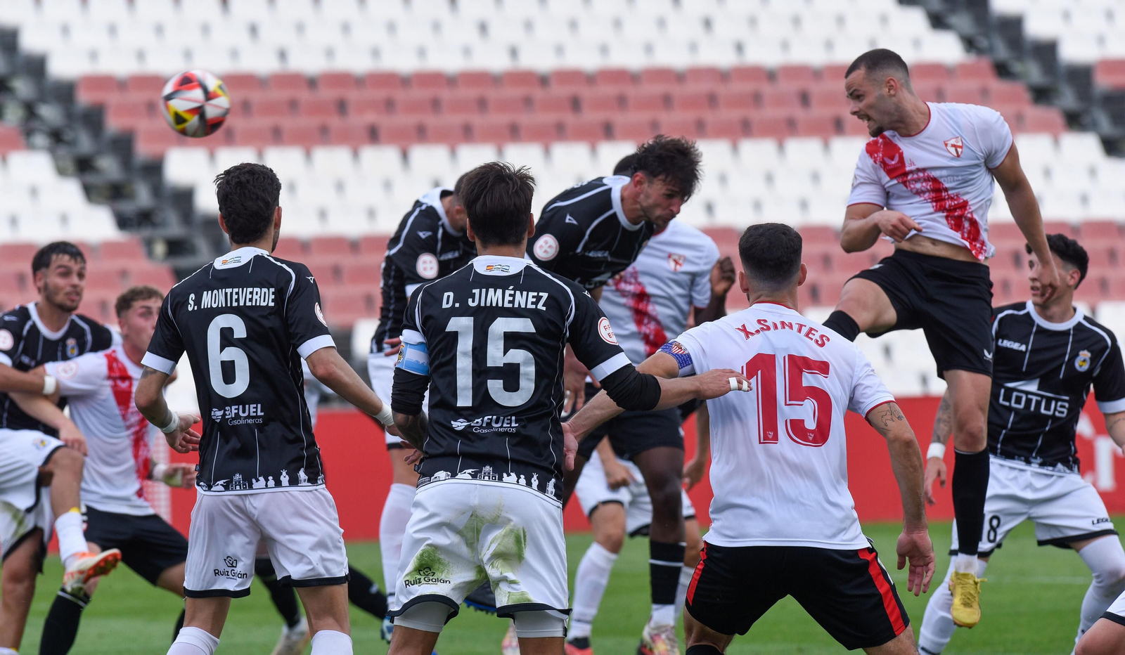 Las fotos del Sevilla Atlético-Balona de Segunda Federación (2-1)