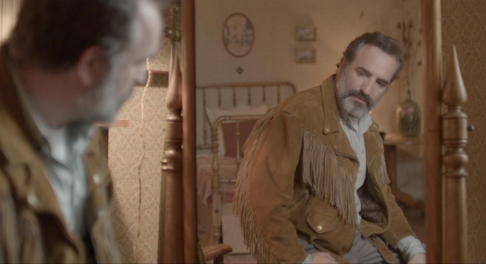 Jean Dujardin, protagonista de 'La chaqueta de piel de ciervo', de Quentin Dupieux.