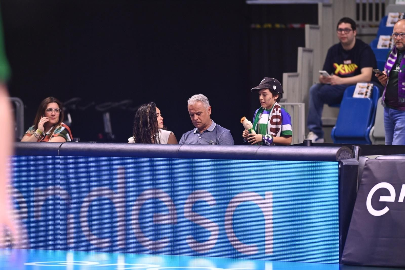 La camiseta blanquiazul del Unicaja convoca a la plana mayor del Málaga al Carpena La camiseta blanquiazul del Unicaja convoca a la plana mayor del Málaga al Carpena