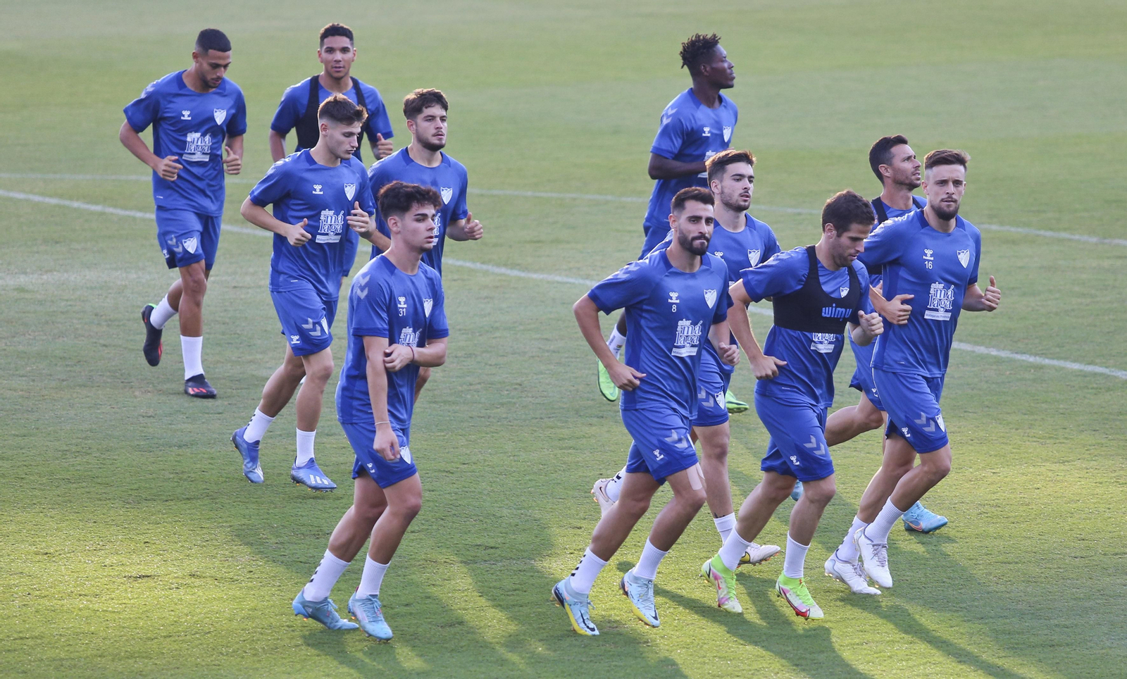 Galería de fotos: Lumor sigue como uno más en una sesión complicada para el Málaga CF Galería de fotos: Lumor sigue como uno más en una sesión complicada para el Málaga CF