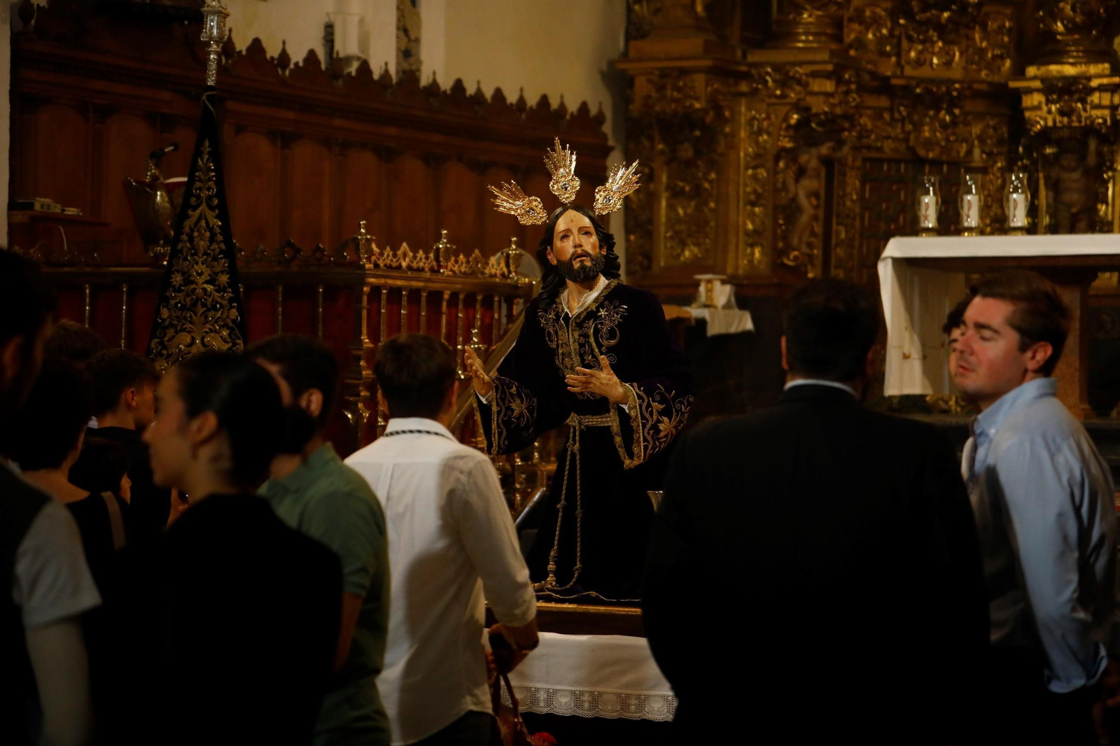 Las mejores fotos de la veneración al Señor del Huerto de Córdoba tras su restauración