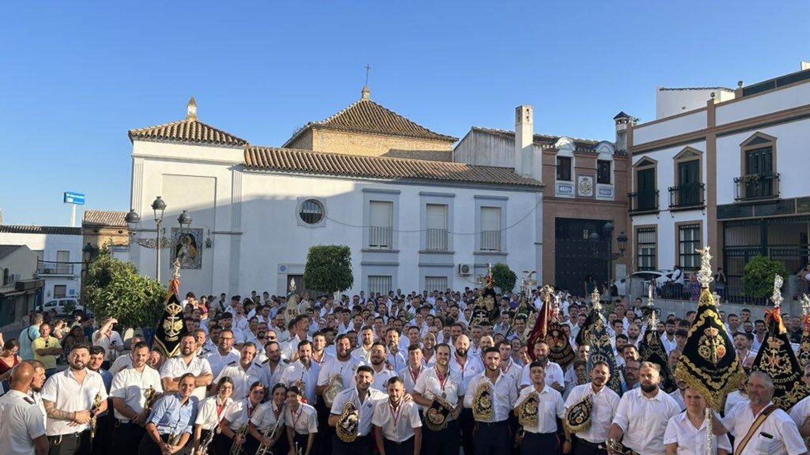 Los músicos que formaron parte de esta procesión