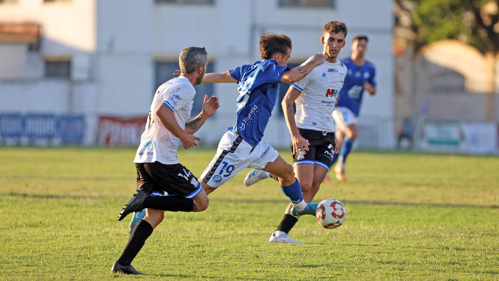 Imágenes del Trofeo de la Copa y la Venencia entre el Jerez Industrial y el Xerez DFC