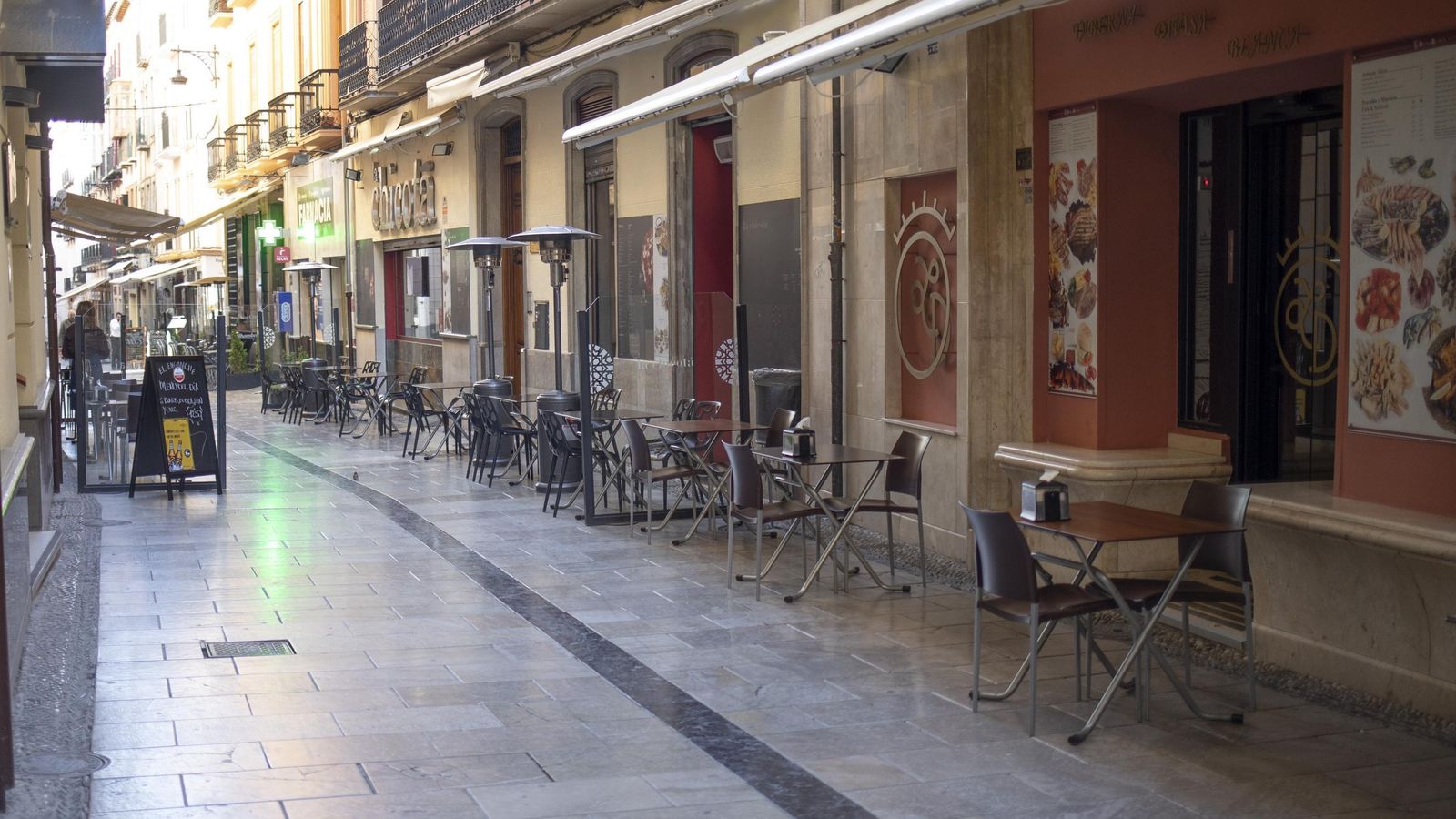 Calles vacías durante el toque de queda