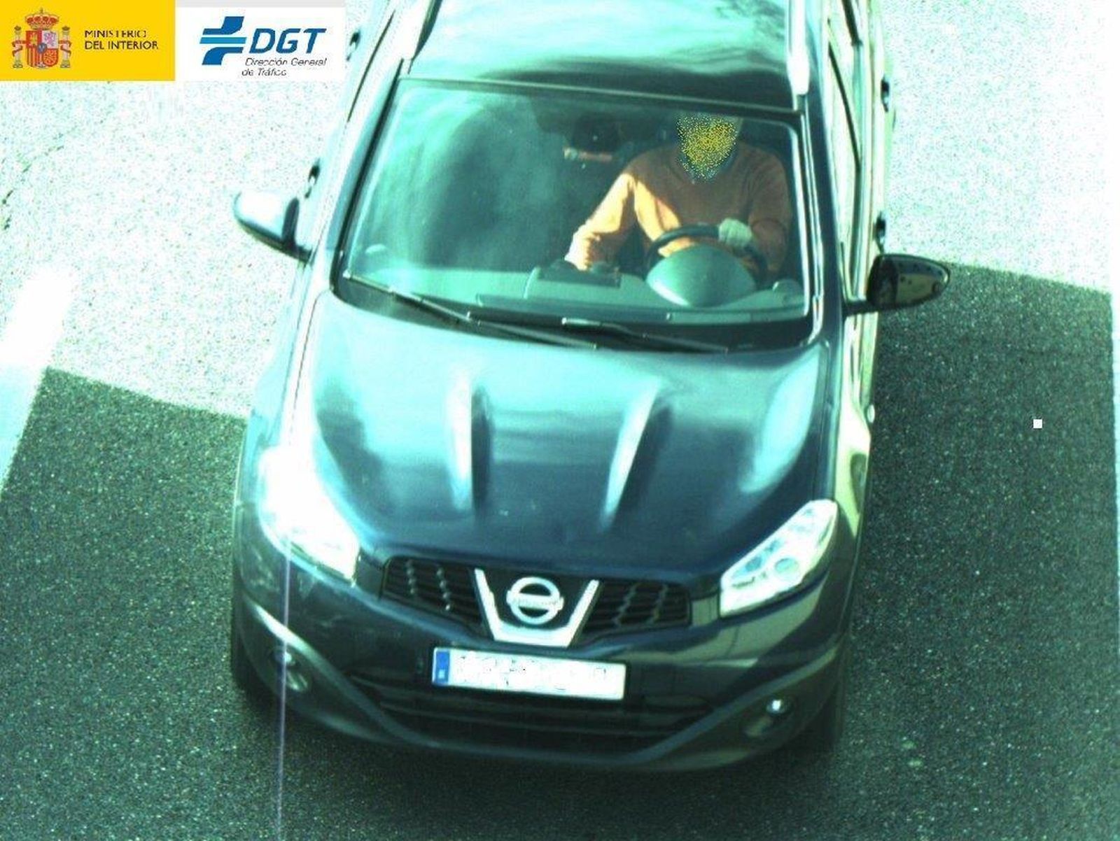 Las cámaras captan perfectamente al piloto y copiloto del vehículo para identificar si llevan o no puesto el cinturón de seguridad.