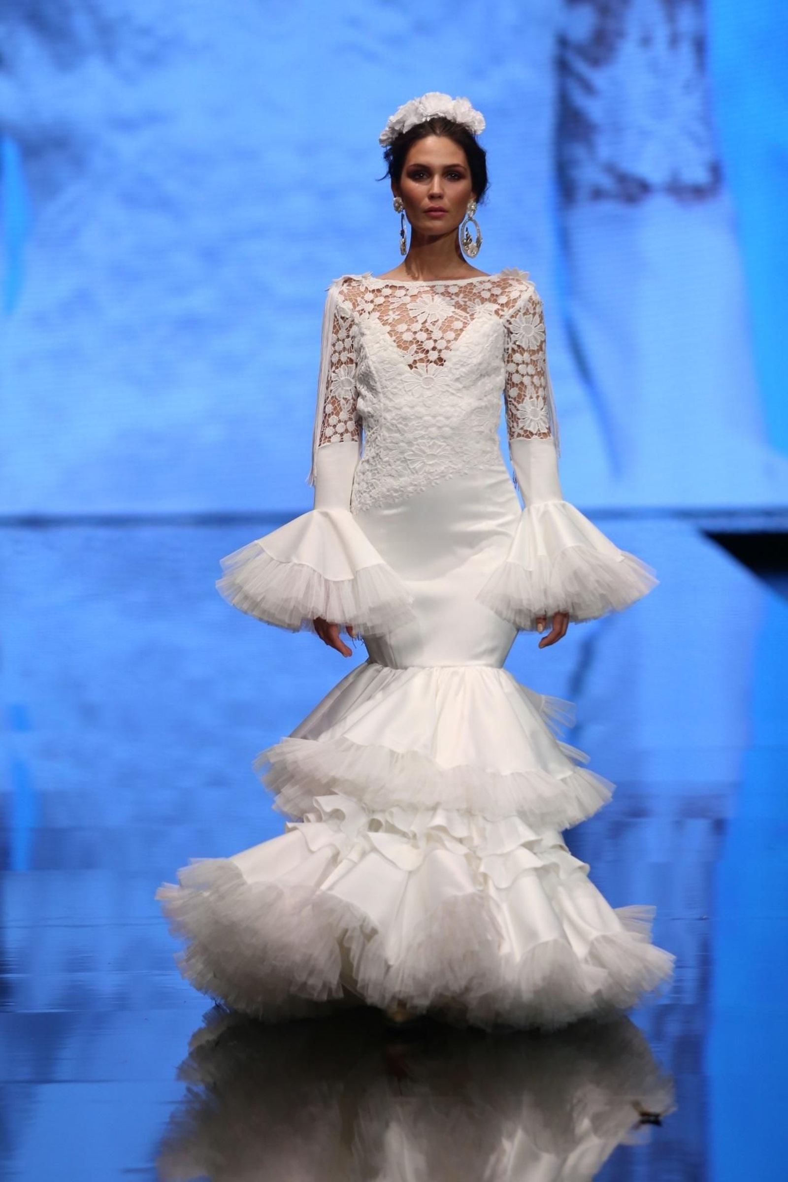 El traje de flamenca blanco y sus versiones más bonitas de esta temporada
