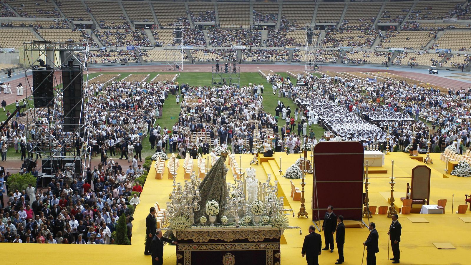 La Esperanza Macarena en la beatificación de Madre María de la Purísima.