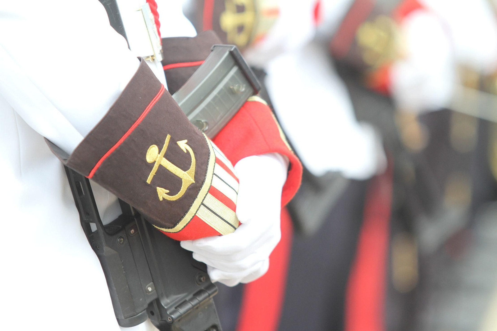 Entrega de la bandera de combate a la fragata Cristobal Colón