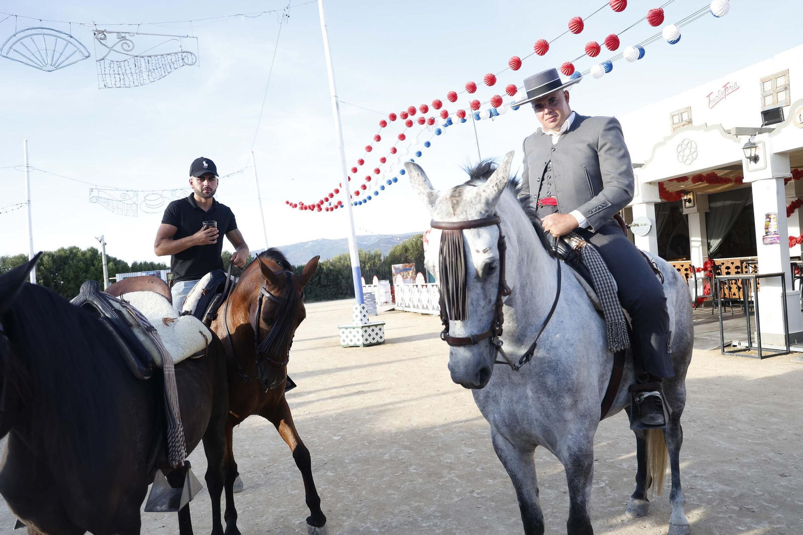 Búscate en las fotos del sábado en la Feria de Tarifa 2025