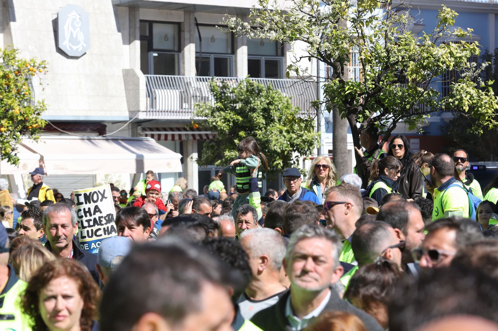 Las fotos de la manifestación de los trabajadores en huelga de Acerinox en Algeciras