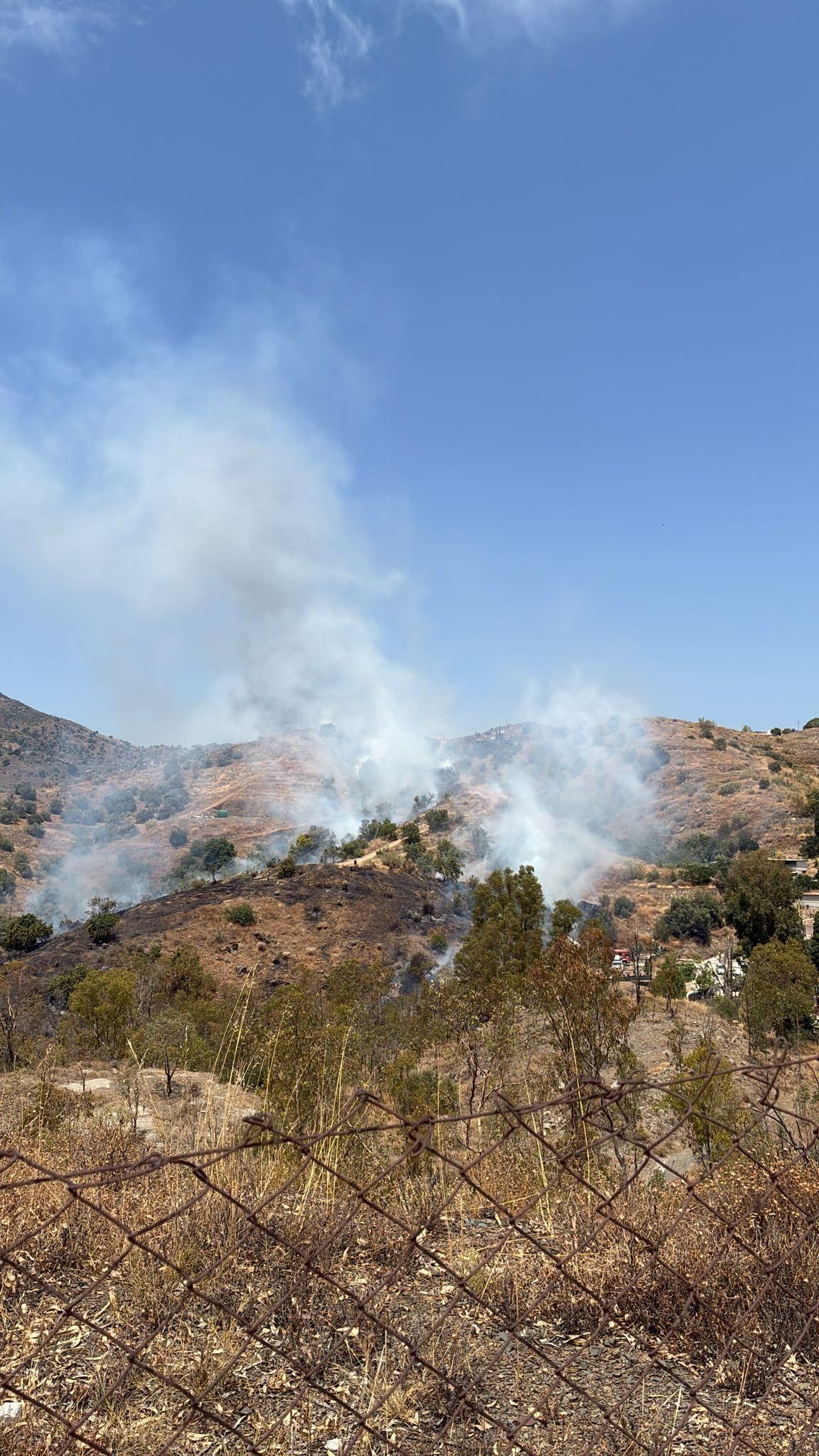 Incendio en el Distrito Este de Málaga, en Jarazmín Alto