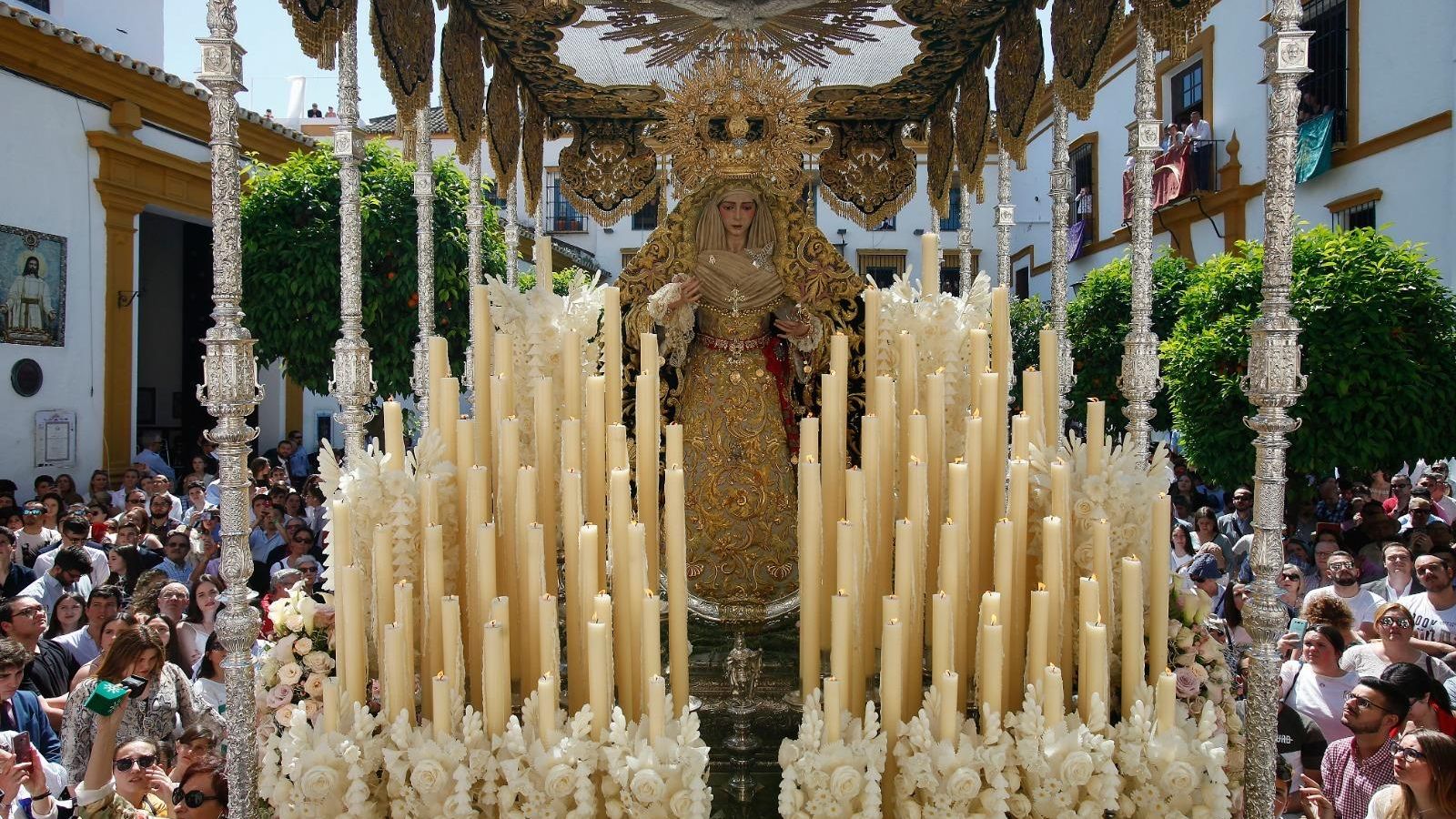 La Virgen del Rocío de la hermandad de la Redención.