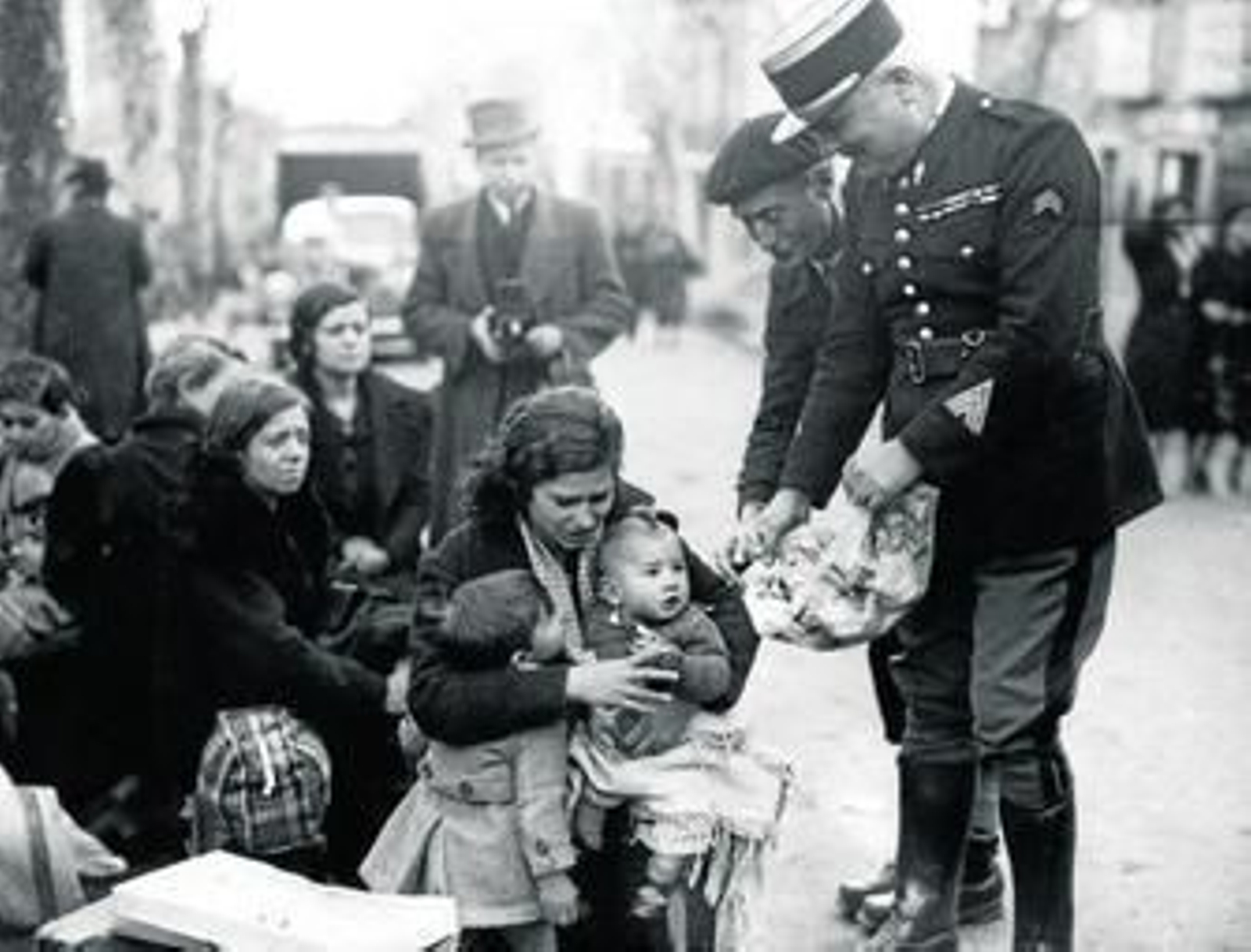 Exiliados españoles en Francia, destino principal o primero de los derrotados en la guerra.