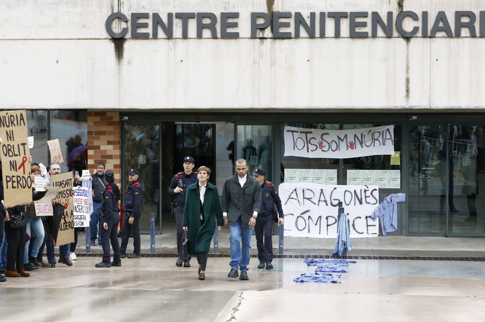 Las fotos de la salida de la cárcel de Dani Alves