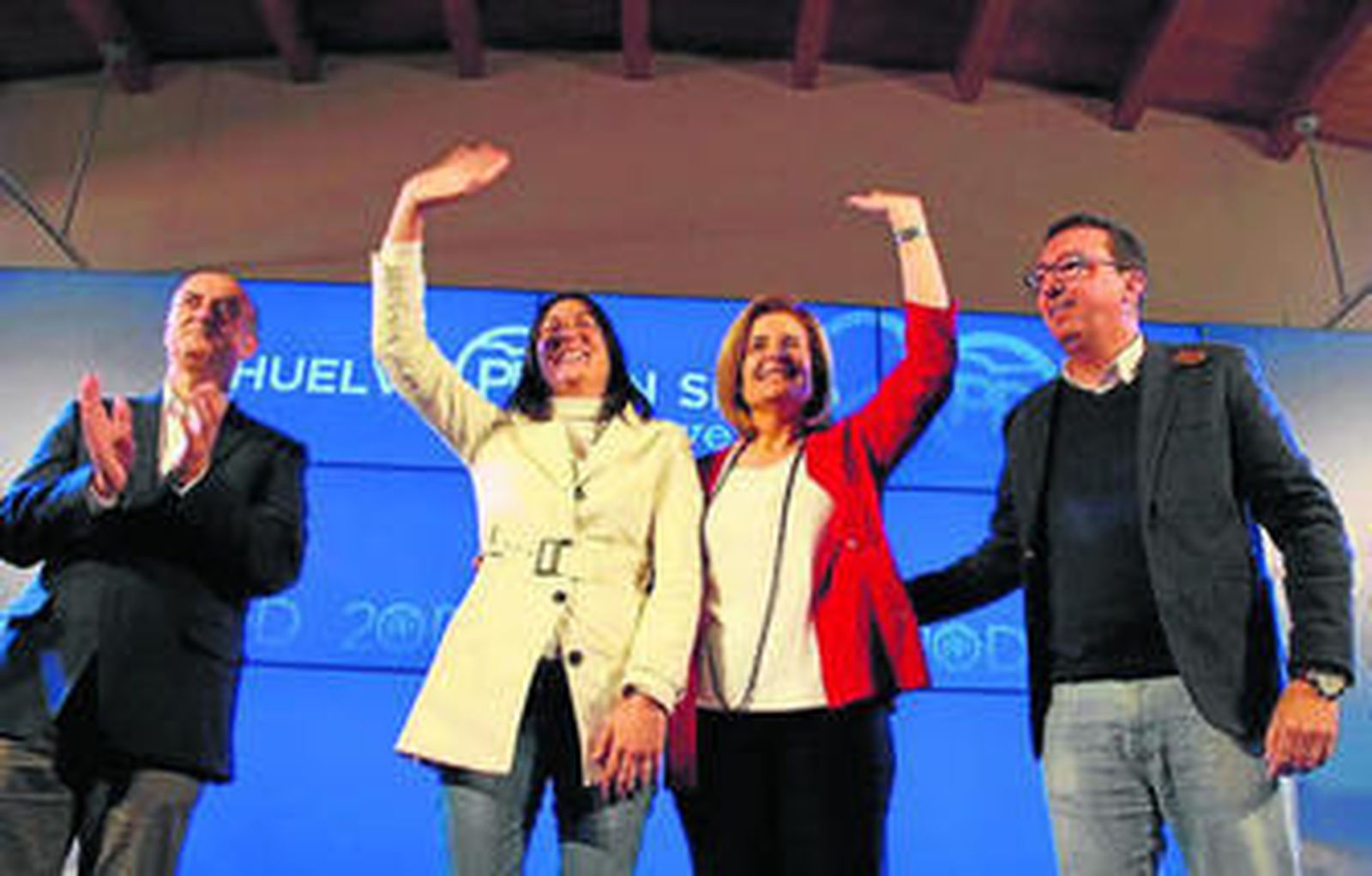 Juanma González, Loles López, Fátima Báñez y Manuel Andrés González, en la clausura de la convención del PP.