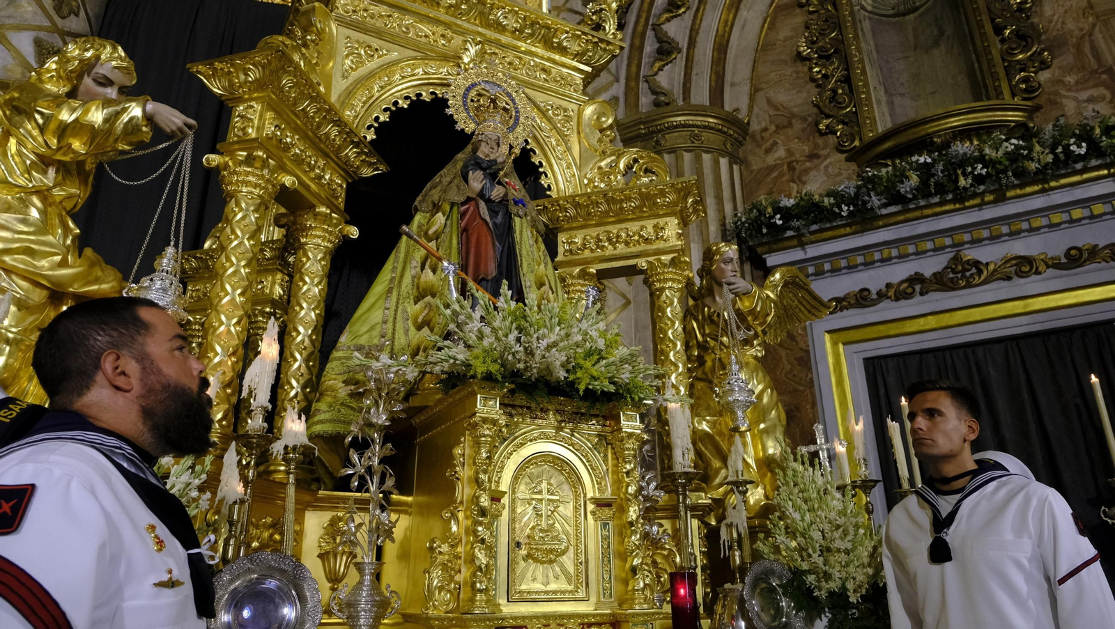 La ofrenda floral a la Virgen del Mar en la Feria de Almería 2025, en imágenes