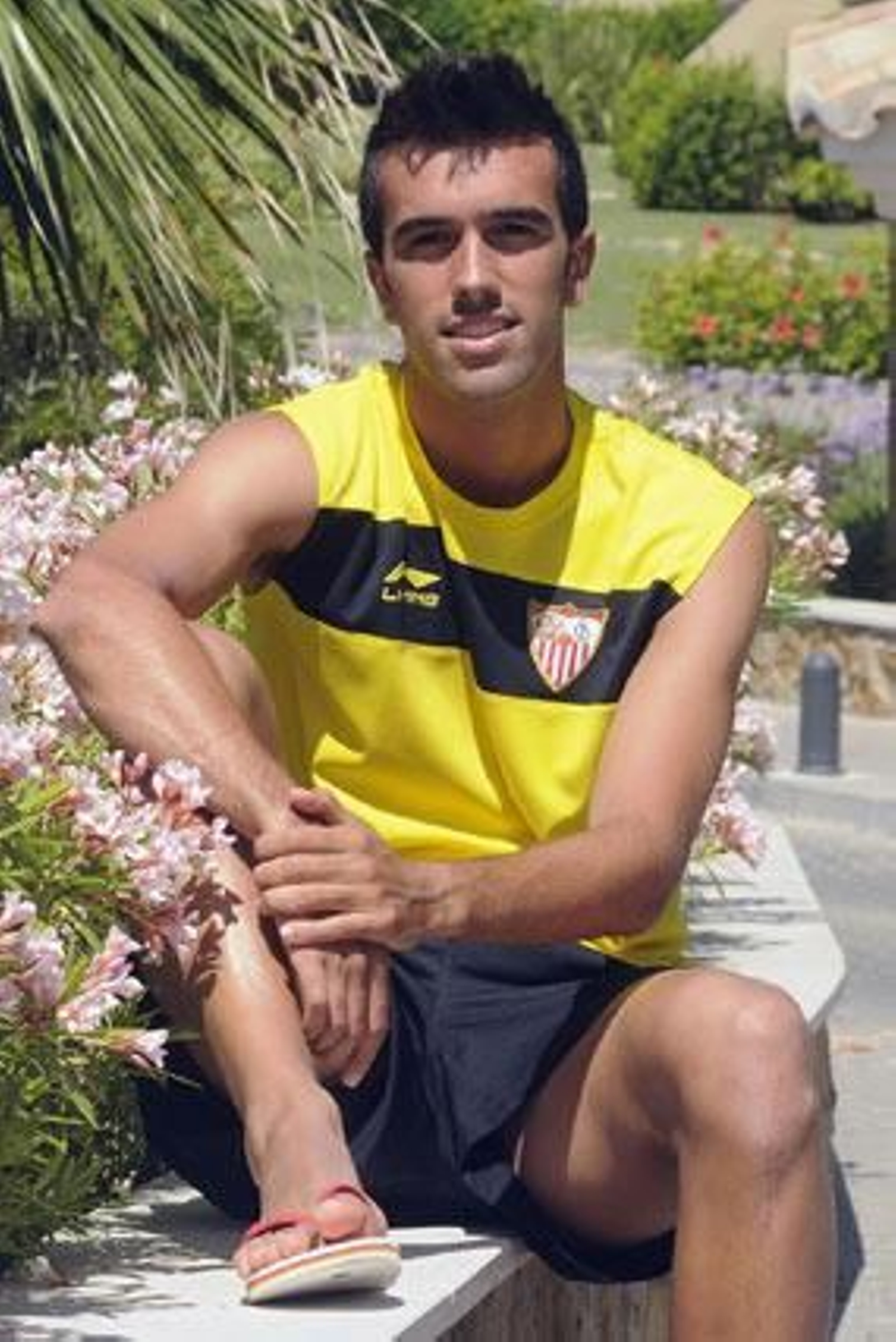 Salva, medio
Edad: 21 años
Temp. en el club: 1ª
Goles en 10-11: 0
Contrato hasta: 2014