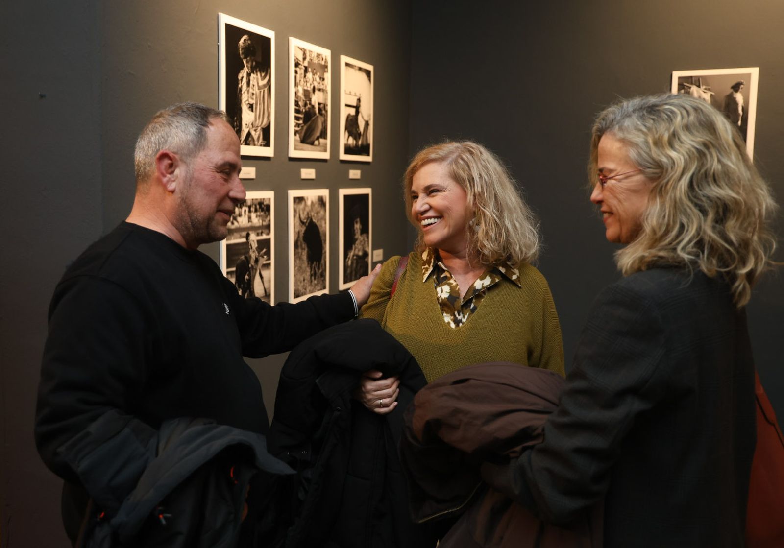 Fotografías de la exposición de ámbito taurino 'Miradas, trazos y estilo'. En el Museo de Huelva