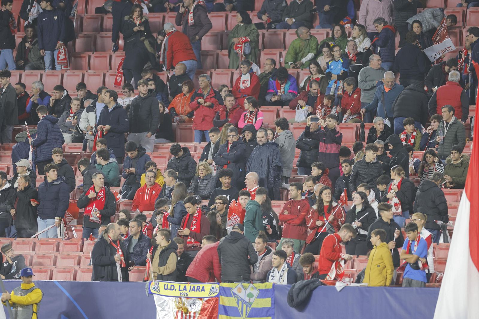 Búscate en las fotos del Sevilla Fc- PSV