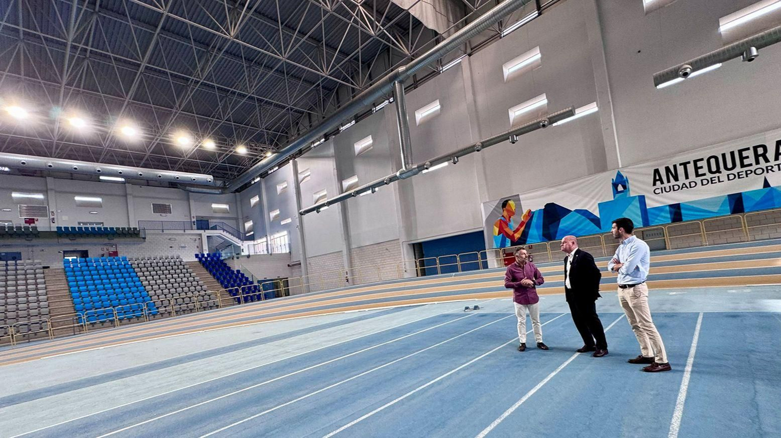 Iluminación del Centro de Tecnificación de Atletismo de Antequera.