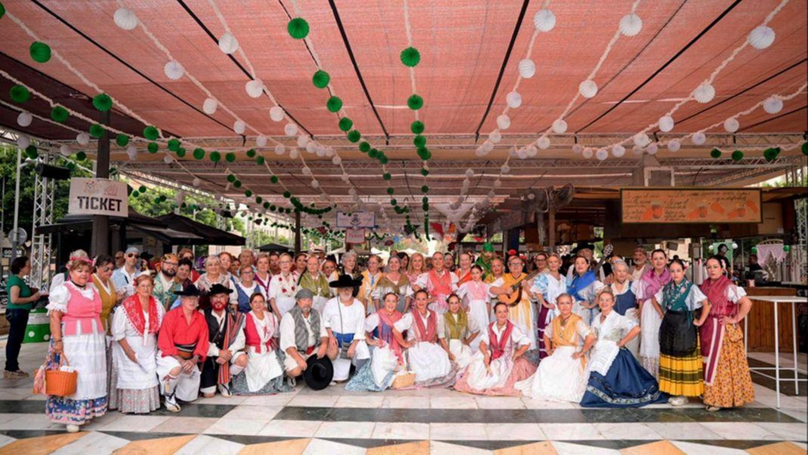 Exposición indumentaria almeriense en la Feria 2025