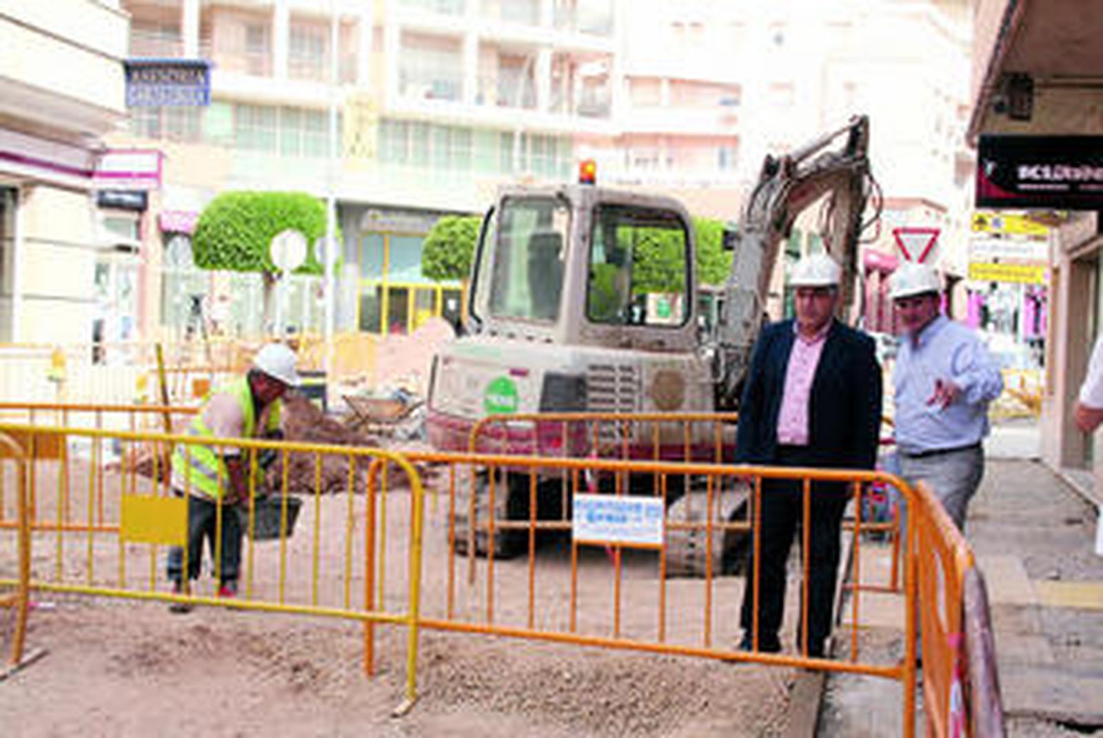 El edil de Obras Públicas ejidense visitó la remodelación del centro.