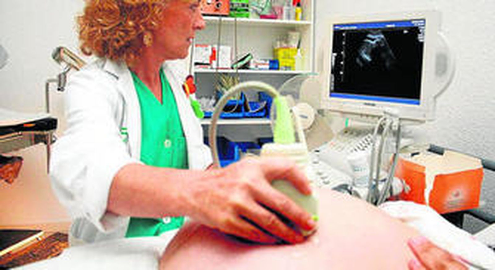 El nuevo plan consiste en una ecografía y en un análisis de sangre a las 12 semanas y una ecografía morfológica a las 20 semanas.