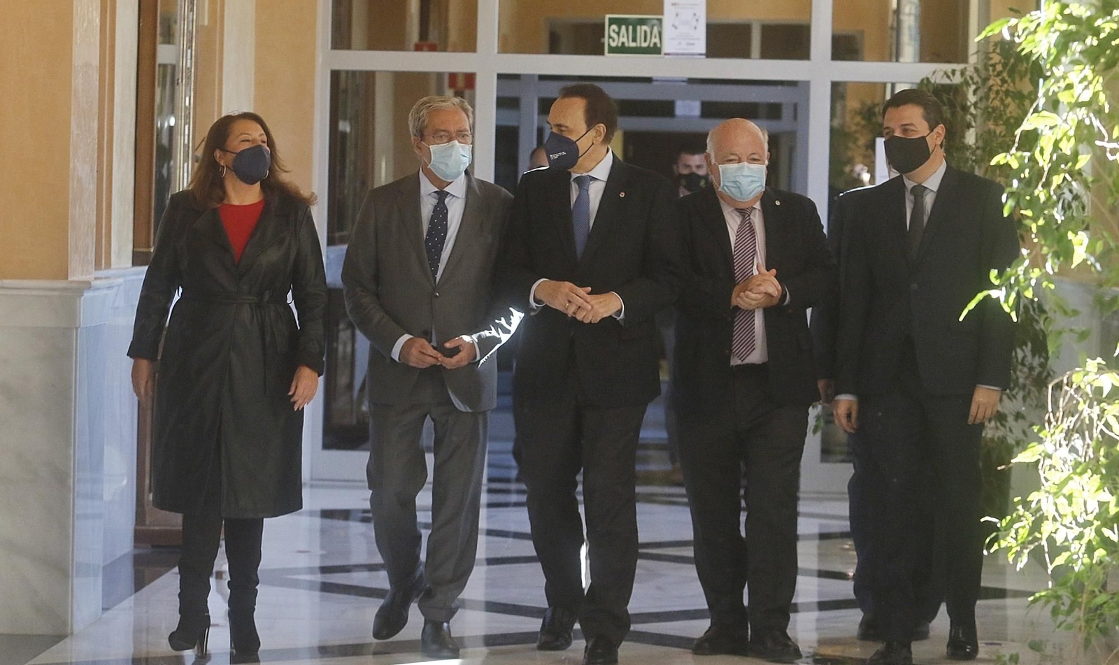 Consejeros andaluces, el rector de la UCO y el alcalde de Córdoba.