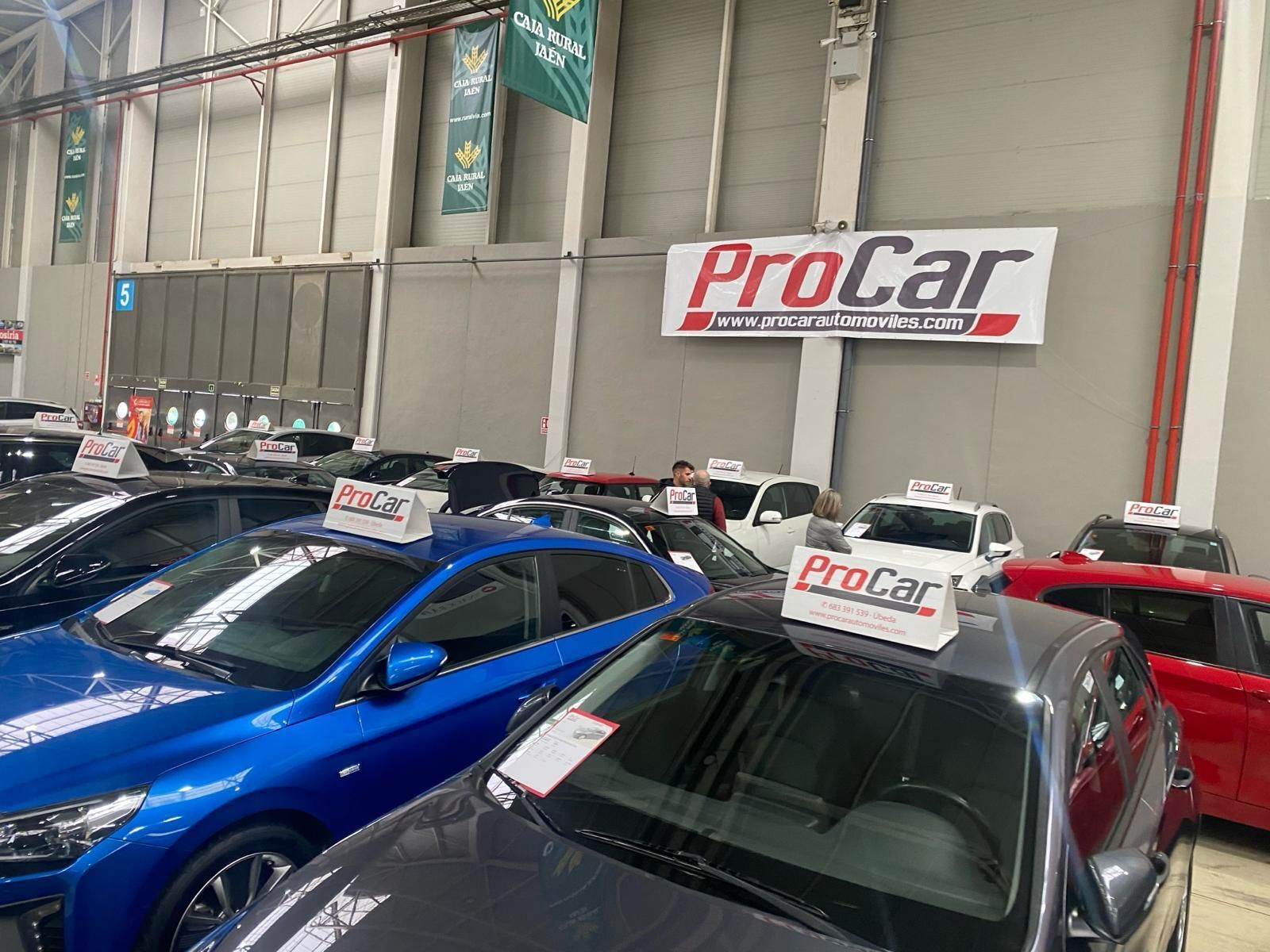 En imágenes: más de 350 coches se exponen en el XVI Salón del Vehículo de Ocasión de Jaén