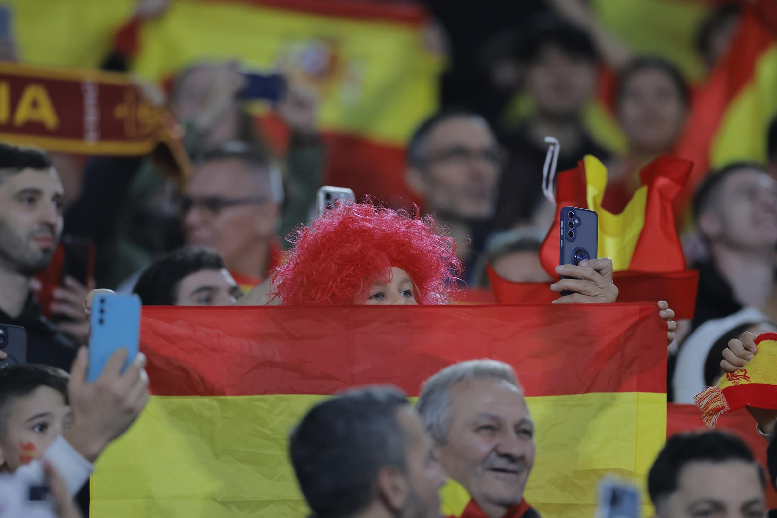 Búscate en las fotos del España - Turquia