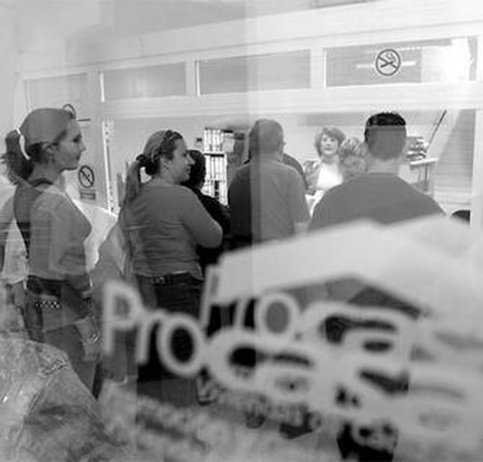 Aún hay oficinas que anuncian la ayuda de 6.000 euros.