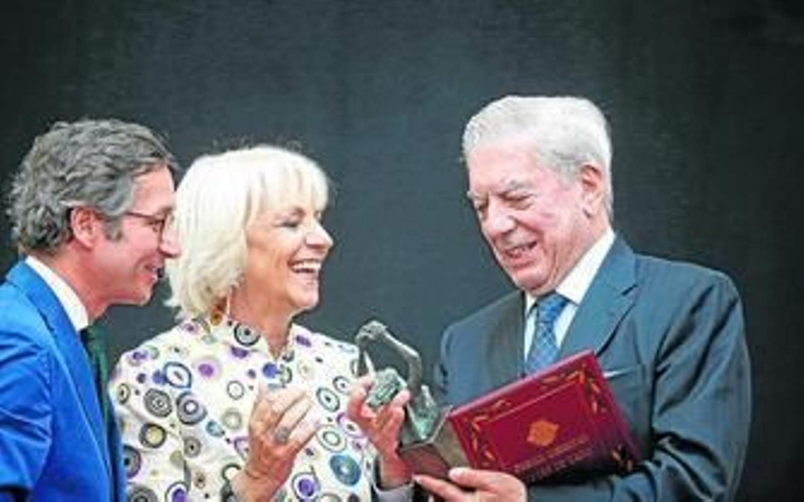 Vargas Llosa: "A mí me gustaría morir con la pluma en la mano"