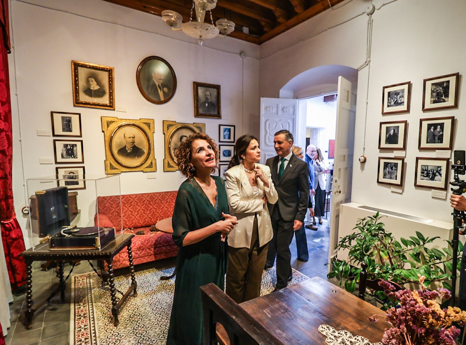 Fotos de la visita de María Jesús Montero a la Casa Museo Zenobia y Juan Ramón Jiménez